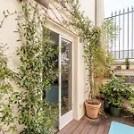 Arty Chic Apartment Heart Of Paris - Nesle By Guestready