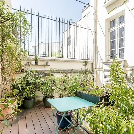 Arty Chic Heart Of - Nesle By Guestready Apartment Paris